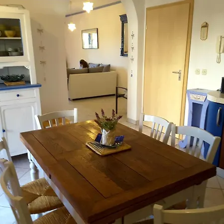 Noemie Apartment *