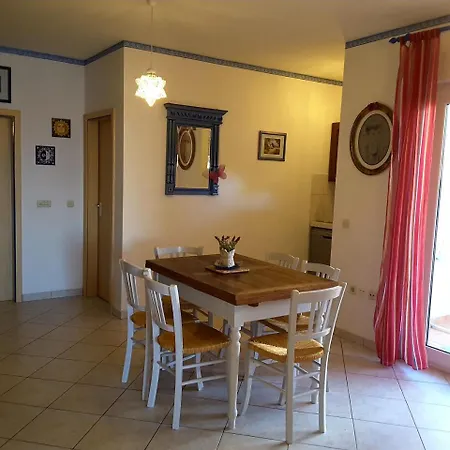 Noemie Apartment *